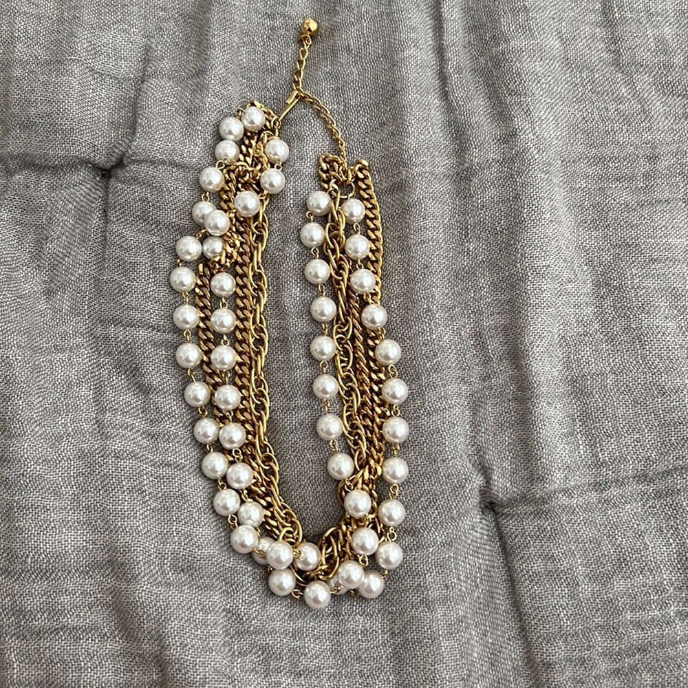 Gold and pearl necklace